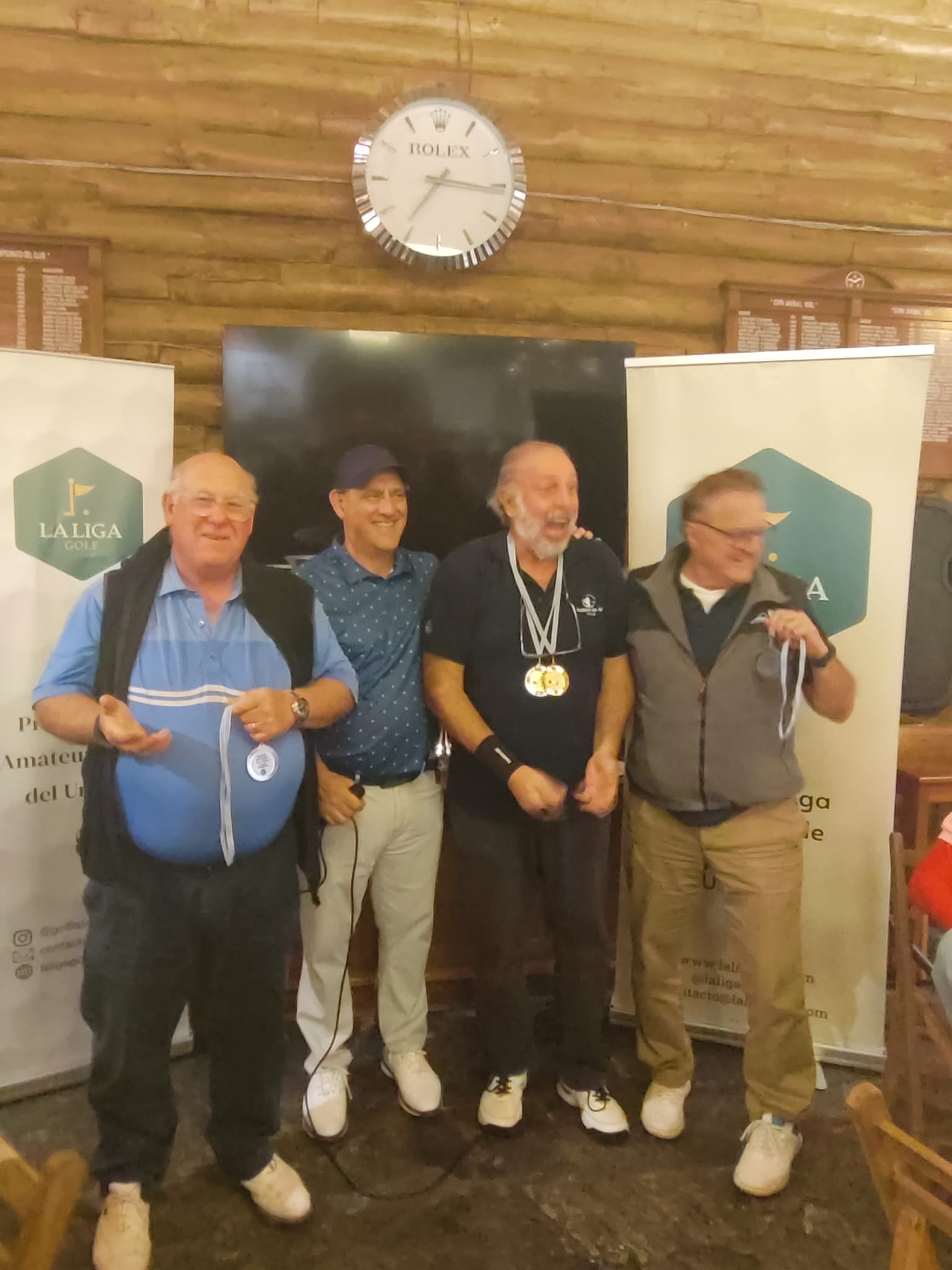 Las mejores parejas del certamen. Los dos primeros puestos fueron para Enfermos del Golf.